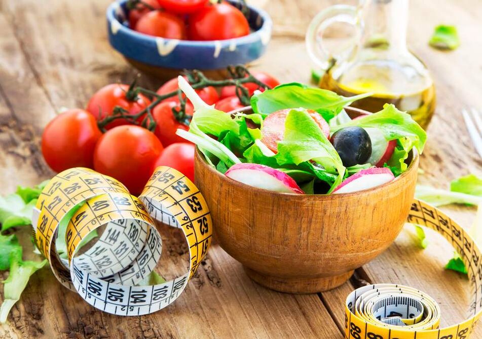 Saat menurunkan berat badan di rumah, ada baiknya memasukkan sayuran segar ke dalam makanan Anda