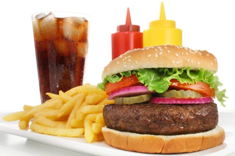 Makanan berlemak dan gorengan sebaiknya dihindari saat menurunkan berat badan